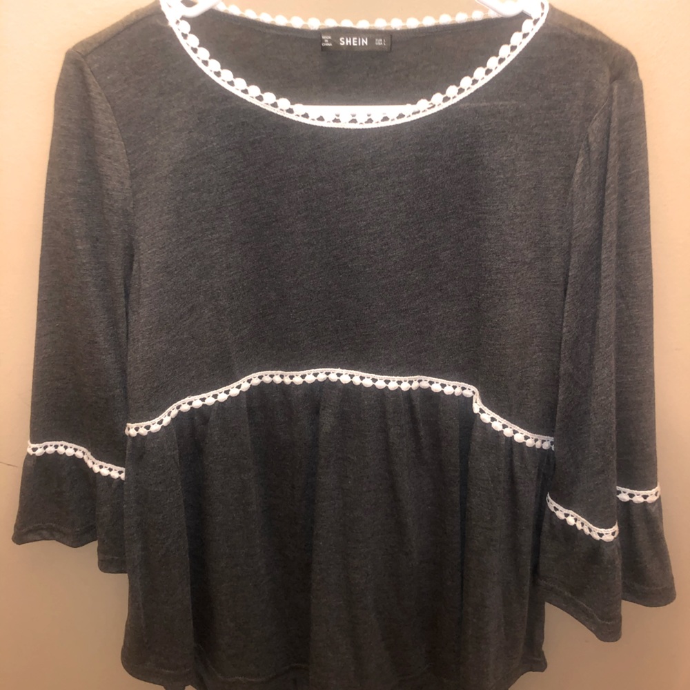 Cute detailed blouse!